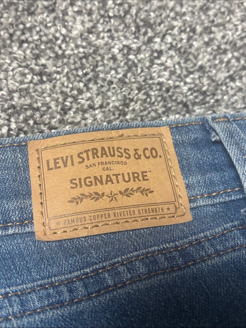 Signature by Levi Strauss Medium Blue Women's Bootcut Jeans - Picture 5 of 8